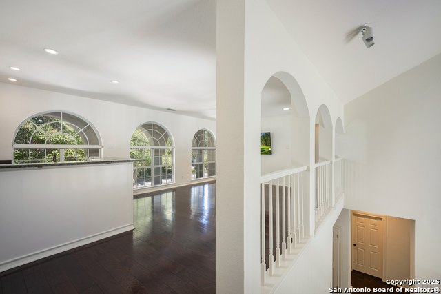 Image 33 of 70 For 10 Thornhurst