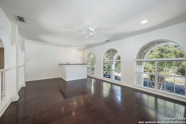 Image 34 of 70 For 10 Thornhurst