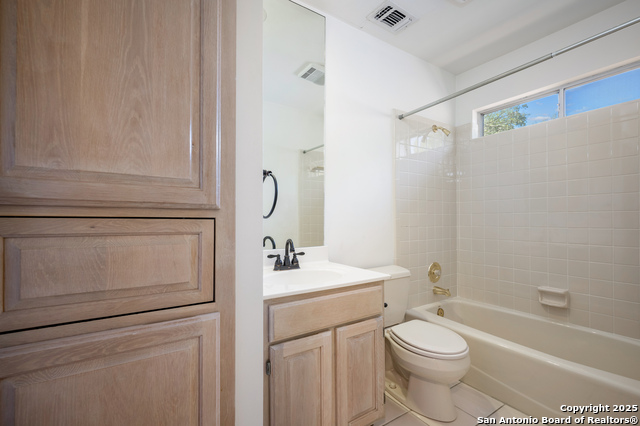 Image 37 of 70 For 10 Thornhurst