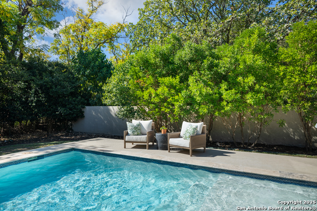 Image 47 of 70 For 10 Thornhurst