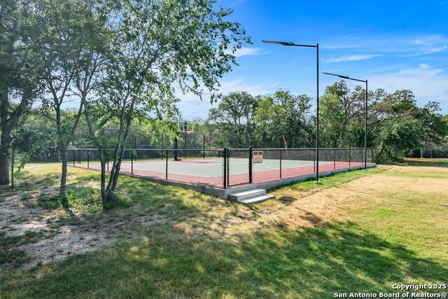 Image 65 of 70 For 10 Thornhurst