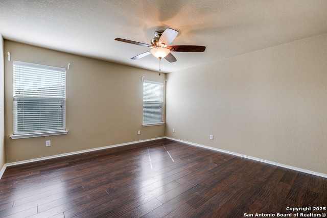 Listing photo id 11 for 11638 Valley Garden