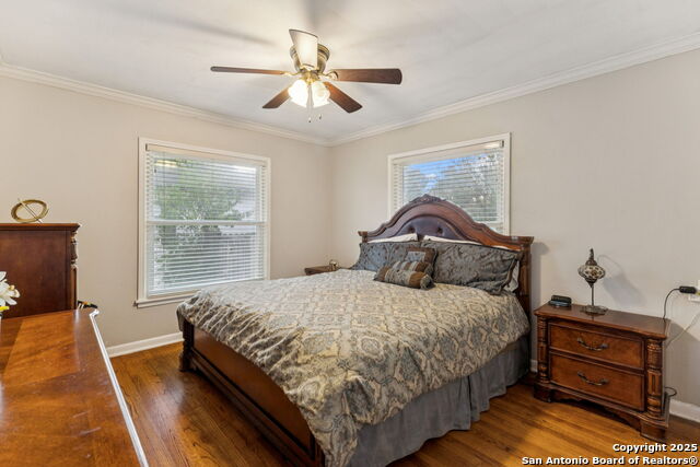 Listing photo id 12 for 352 Larchmont