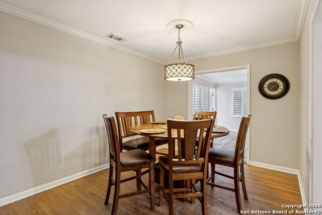Listing photo id 6 for 352 Larchmont
