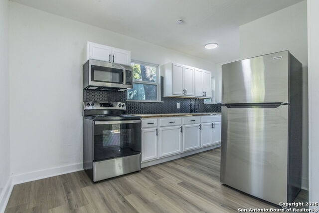 Image 12 of 43 For 2215 Elmendorf N