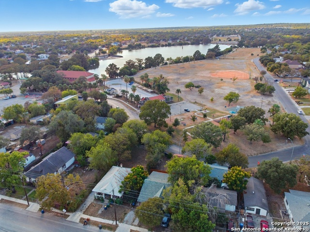 Image 41 of 43 For 2215 Elmendorf N