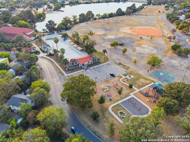 Image 43 of 43 For 2215 Elmendorf N