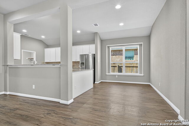 Image 10 of 39 For 9743 Monken  