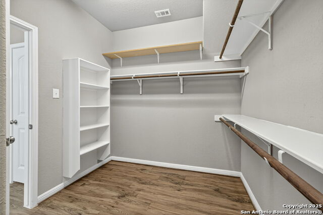 Image 20 of 39 For 9743 Monken  