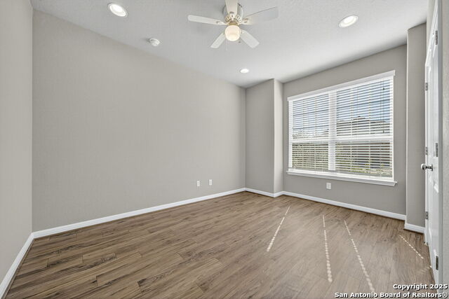 Image 30 of 39 For 9743 Monken  