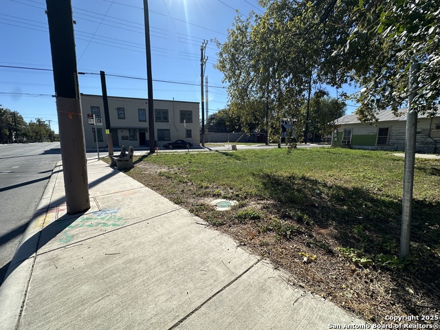 Image 3 of 6 For 621 Roosevelt