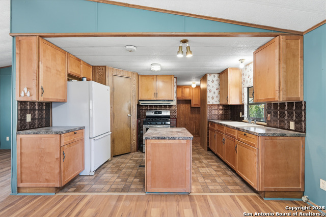 Image 11 of 53 For 142 Lost Springs