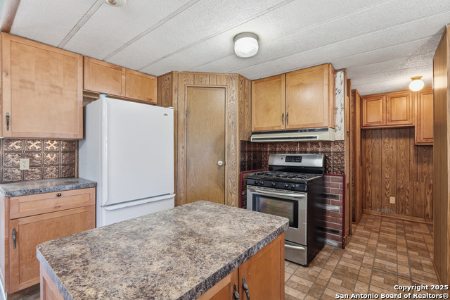 Image 13 of 53 For 142 Lost Springs