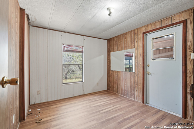 Image 16 of 53 For 142 Lost Springs