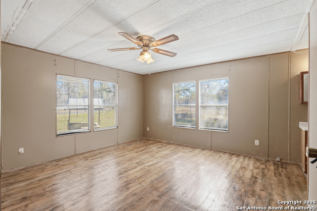 Image 18 of 53 For 142 Lost Springs