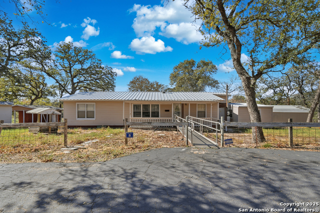 Image 4 of 53 For 142 Lost Springs