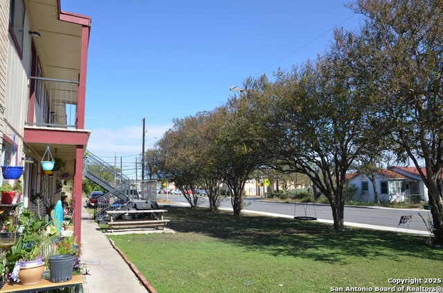 Image 5 of 14 For 1455 Hillcrest