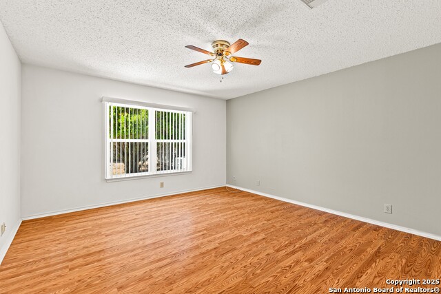 Image 15 of 25 For 11211 Sutton Pl