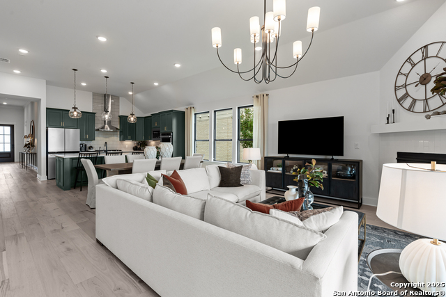 Image 27 of 32 For 1335 Hallettsville