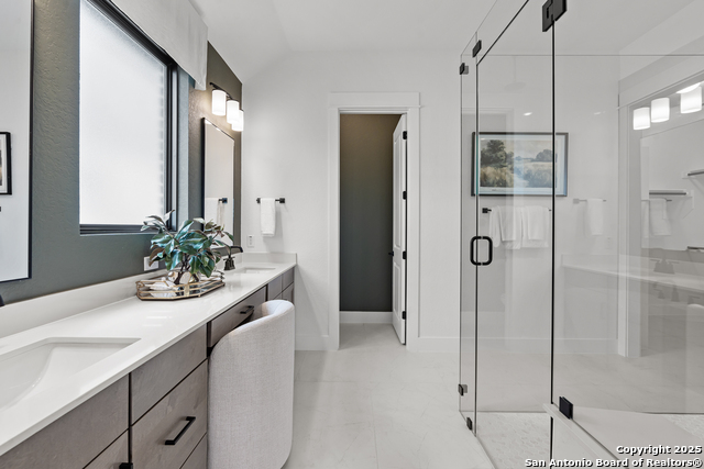 Image 31 of 32 For 1335 Hallettsville