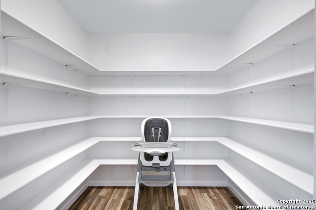 Image 10 of 25 For 8907 Athens