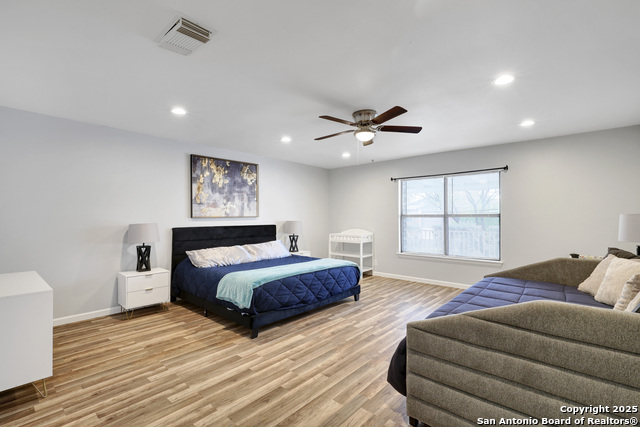 Image 13 of 25 For 8907 Athens