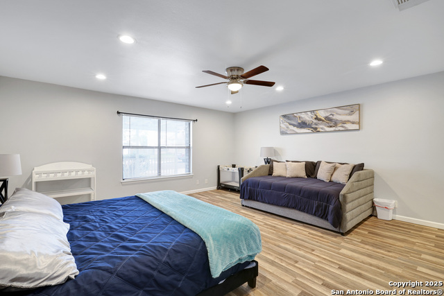 Image 14 of 25 For 8907 Athens