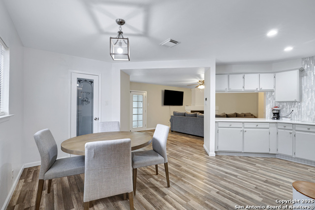 Image 7 of 25 For 8907 Athens