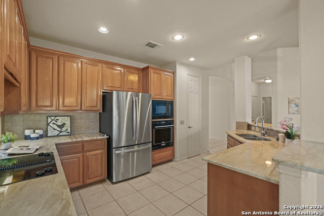 Listing photo id 8 for 223 Garden Hill