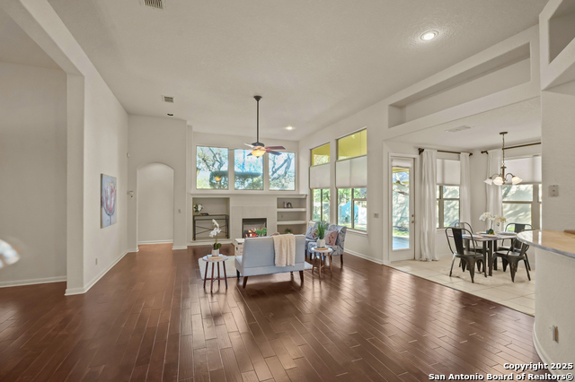 Listing photo id 0 for 223 Garden Hill