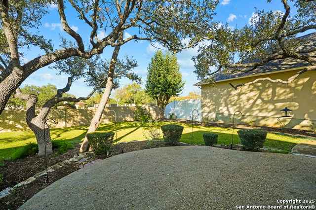 Listing photo id 32 for 223 Garden Hill