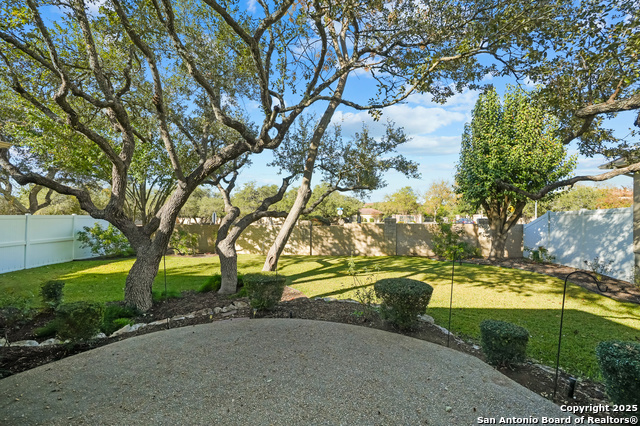 Listing photo id 33 for 223 Garden Hill