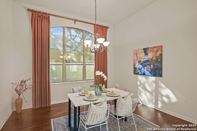 Listing photo id 4 for 223 Garden Hill