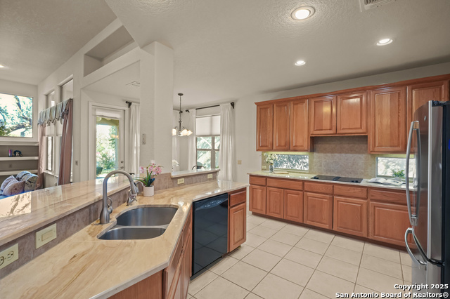 Listing photo id 6 for 223 Garden Hill