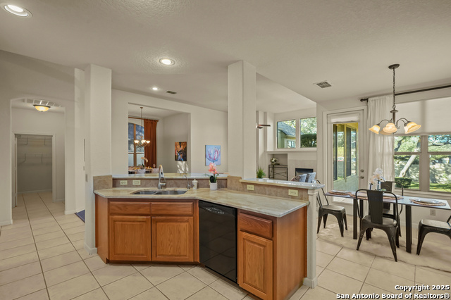 Listing photo id 7 for 223 Garden Hill