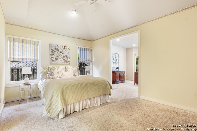 Image 12 of 33 For 985 Allen Avenue