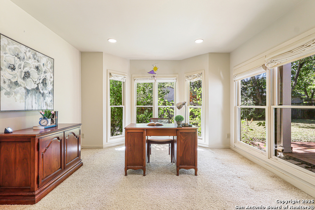 Image 14 of 33 For 985 Allen Avenue