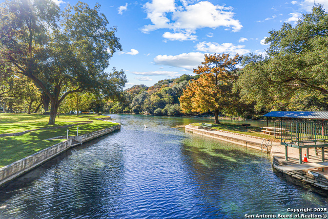 Image 2 of 33 For 985 Allen Avenue