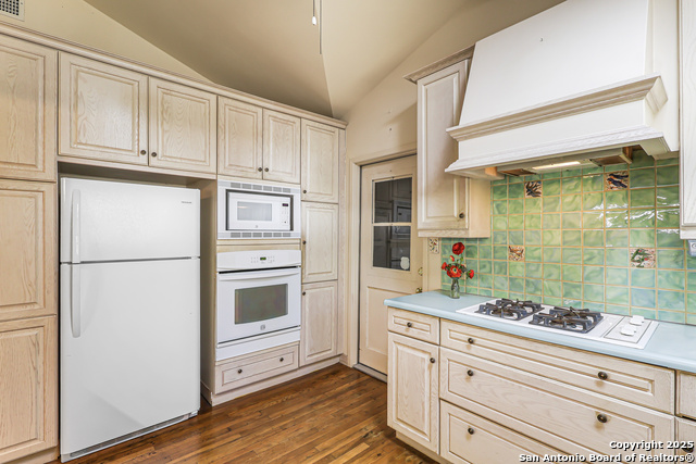 Image 9 of 33 For 985 Allen Avenue