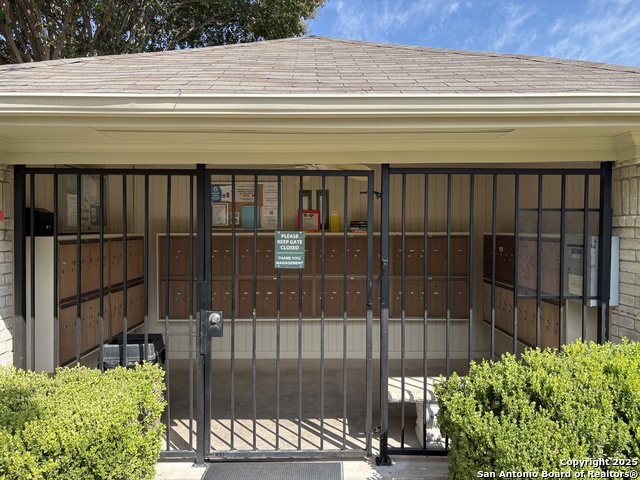 Image 14 of 17 For 2611 Eisenhauer  1502