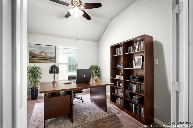 Image 21 of 30 For 1117 Amber Lake