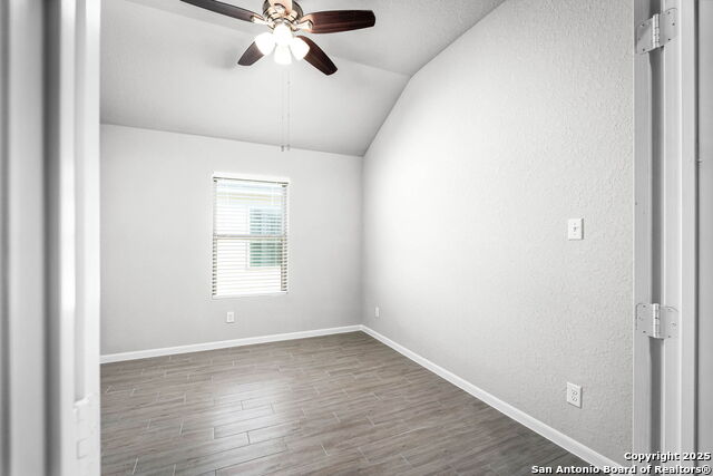 Image 22 of 30 For 1117 Amber Lake