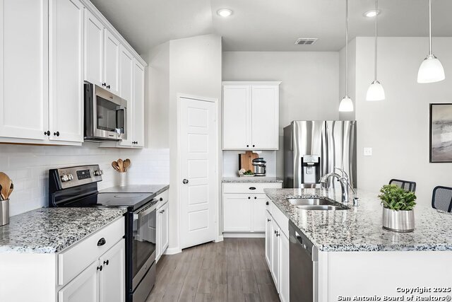 Image 7 of 30 For 1117 Amber Lake