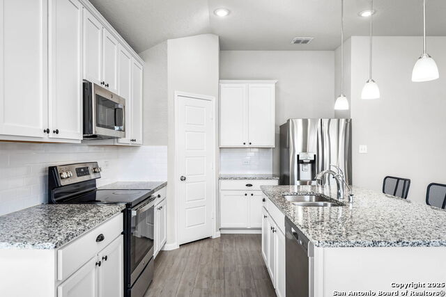 Image 8 of 30 For 1117 Amber Lake