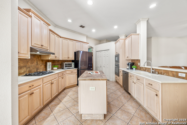 Image 11 of 46 For 318 Legend Brz