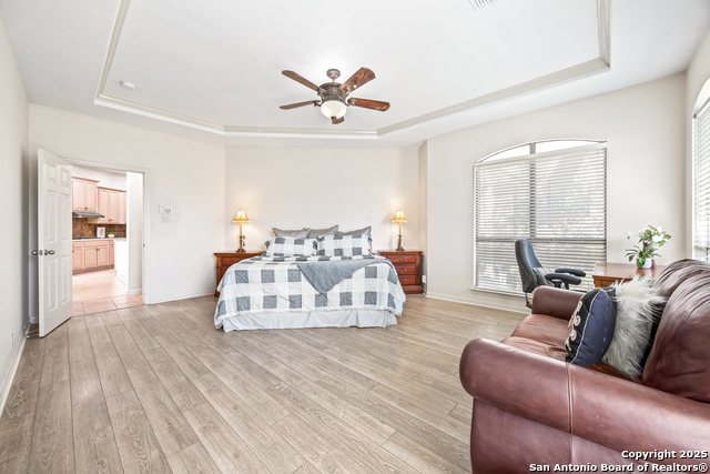 Image 17 of 46 For 318 Legend Brz