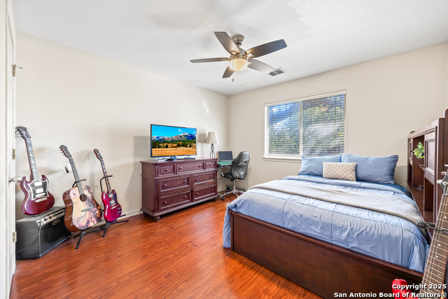 Image 27 of 46 For 318 Legend Brz