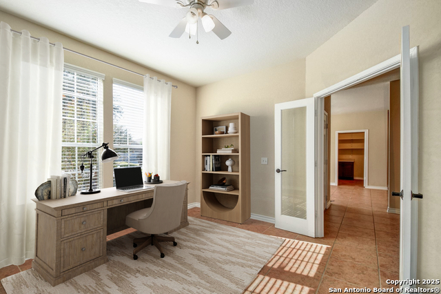 Listing photo id 12 for 4307 Post Cedar