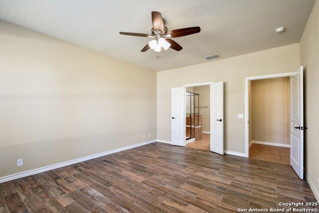 Listing photo id 17 for 4307 Post Cedar