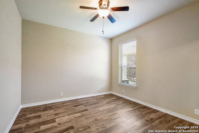 Listing photo id 21 for 4307 Post Cedar